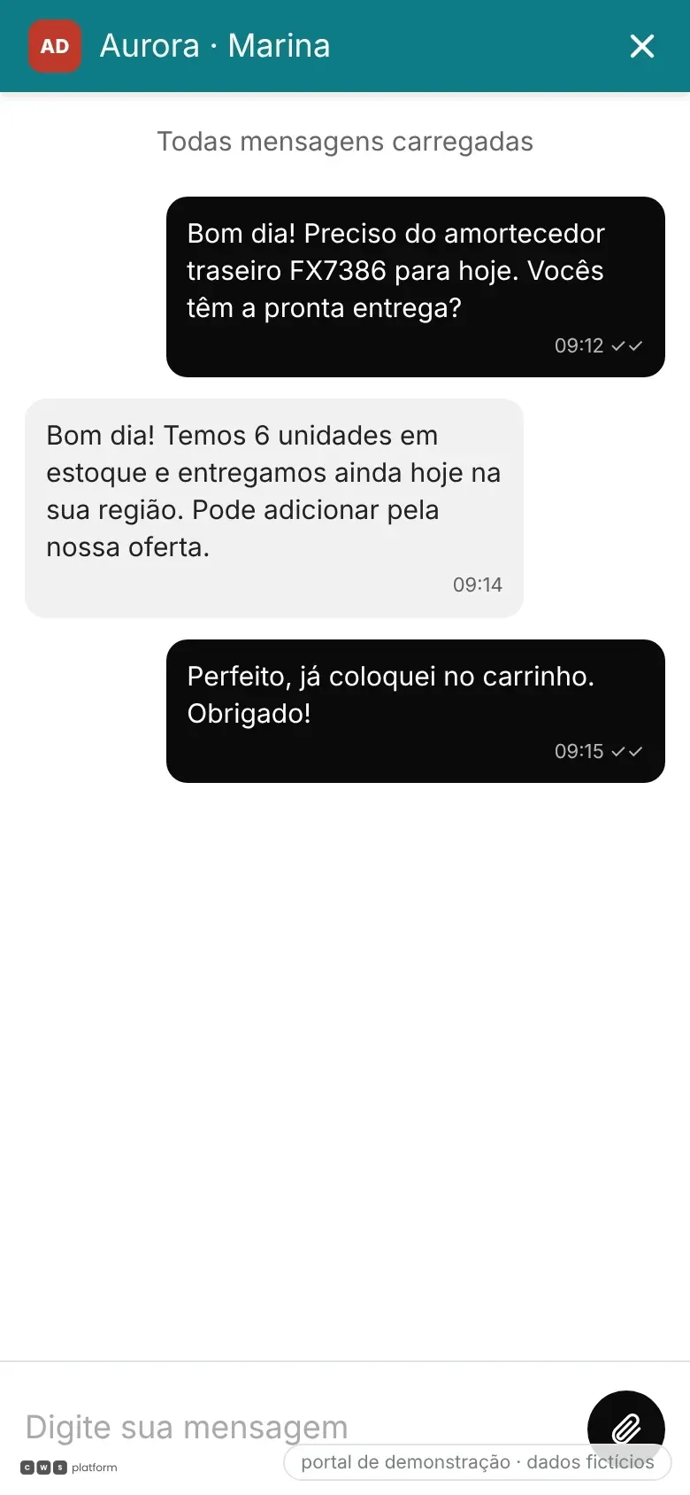 Conversa no chat do portal de demonstração em que o vendedor confirma estoque e o comprador fecha pelo carrinho